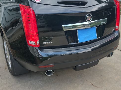 Used 2012 Cadillac SRX Luxury FWD image 2