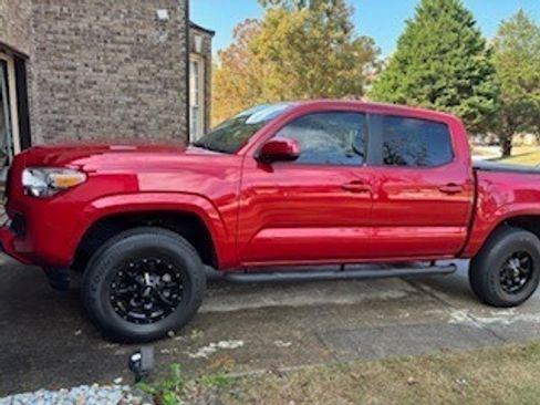 Used 2022 Toyota Tacoma SR image 2