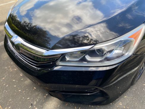 Used 2017 Honda Accord Hybrid Sedan image 6