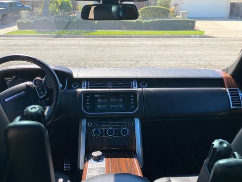 Used 2016 Land Rover Range Rover Supercharged image 11