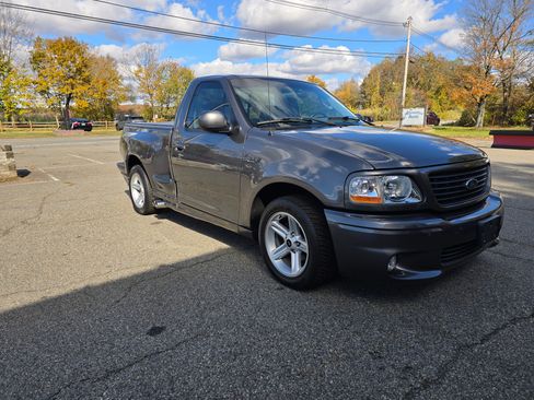 Used 2004 Ford F150 Lightning image 12