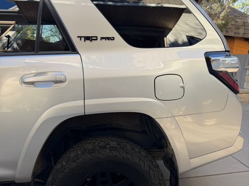 Used 2018 Toyota 4Runner SR5 Premium image 4