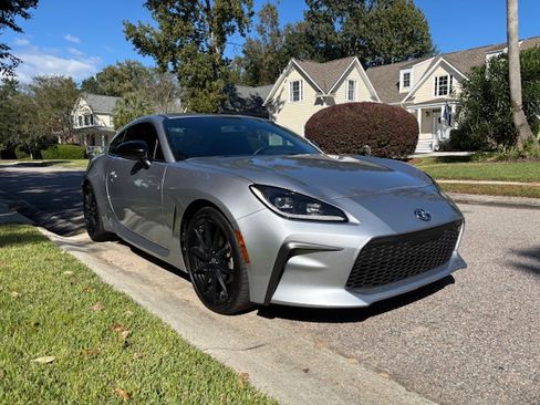 Used 2022 Toyota GR86 Premium image 2