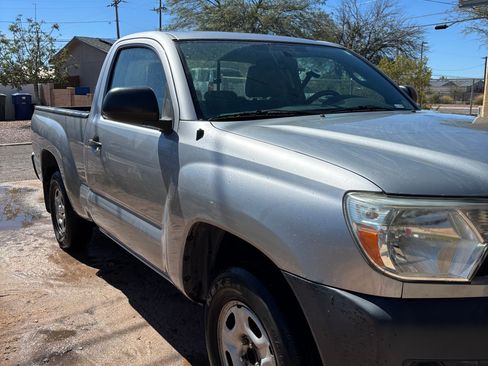 Used 2014 Toyota Tacoma 2WD Regular Cab image 5