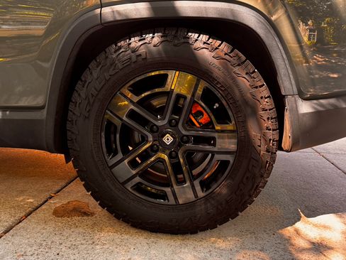 Used 2022 Rivian R1S Launch Edition AWD/4WD image 11