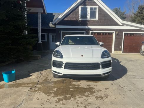 Used 2021 Porsche Cayenne E-Hybrid image 1