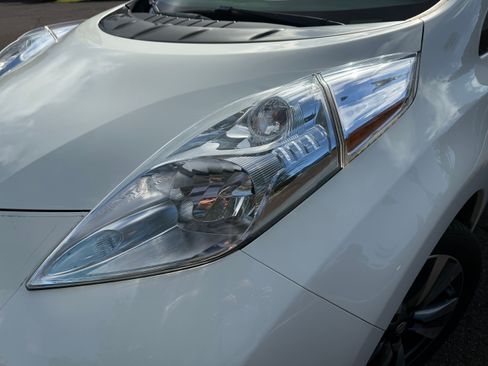 Used 2017 Nissan Leaf SV w/ Protection Package FWD image 11