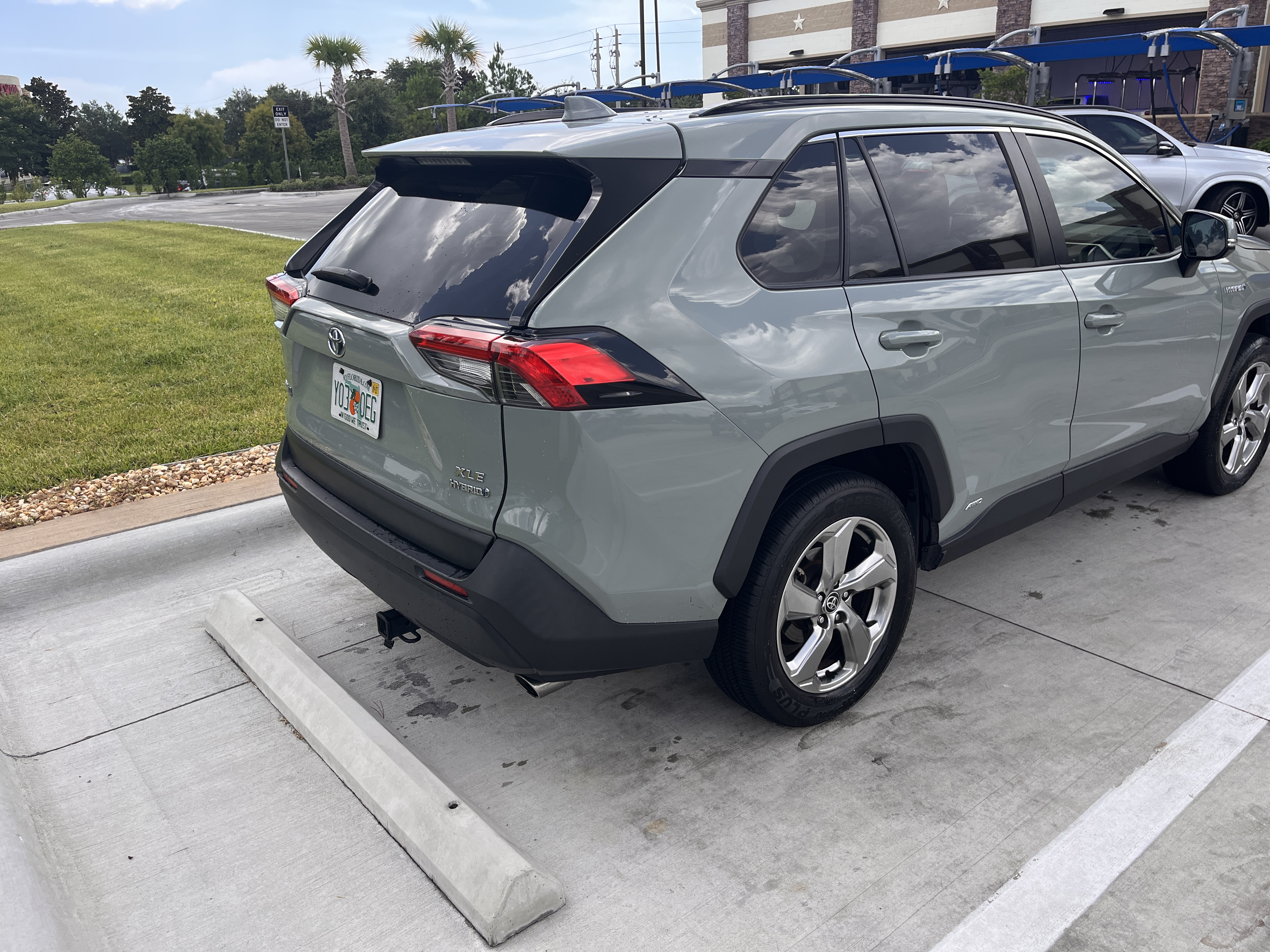 Used 2021 Toyota RAV4 XLE Premium AWD/4WD image 12