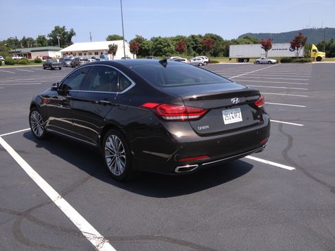 Used 2015 Hyundai Genesis 3.8 w/ Option Group 03 RWD image 4