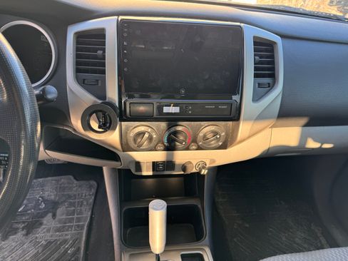 Used 2013 Toyota Tacoma PreRunner image 14