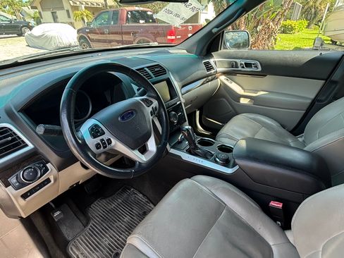 Used 2014 Ford Explorer Limited w/ Equipment Group 302A AWD/4WD image 13
