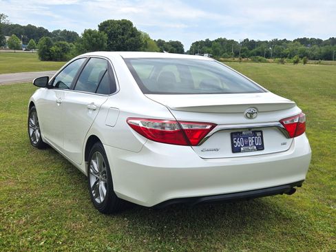 Used 2015 Toyota Camry SE FWD image 4