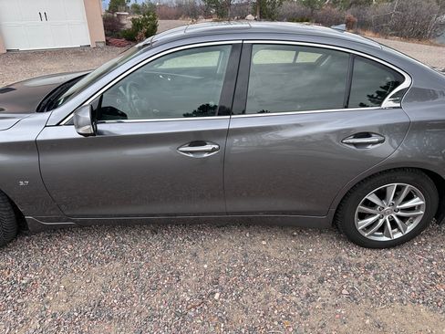 Used 2015 INFINITI Q50 Premium w/ Deluxe Touring Package image 10