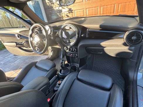 Used 2020 MINI Cooper S image 6