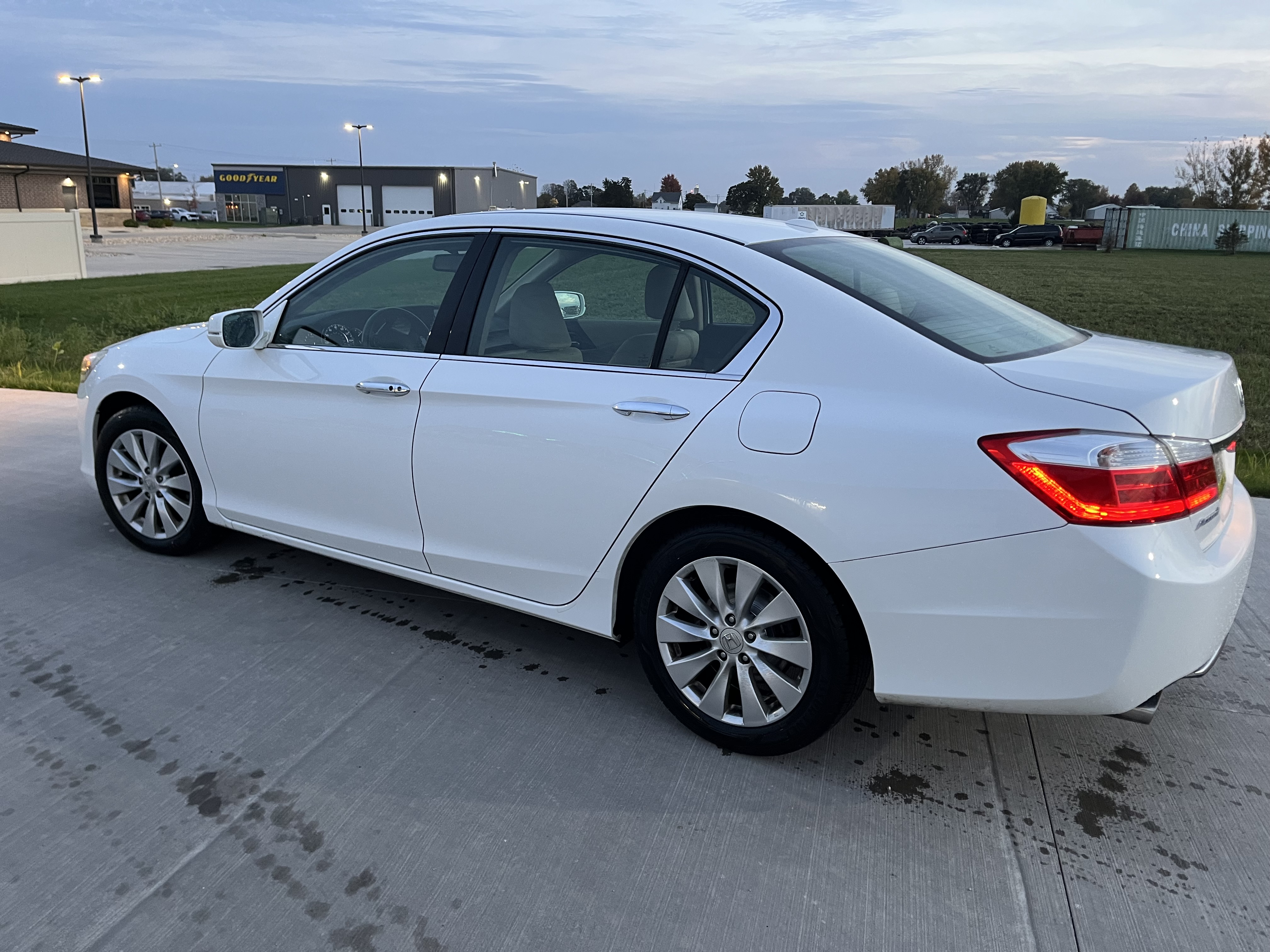 Used 2014 Honda Accord EX-L image 2