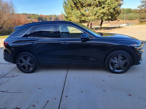 Used 2024 Genesis GV70 2.5T w/ Sport Prestige Package image 9