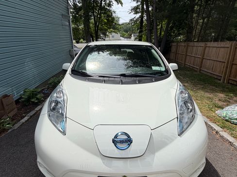 Used 2017 Nissan Leaf S w/ Charge Package FWD image 1