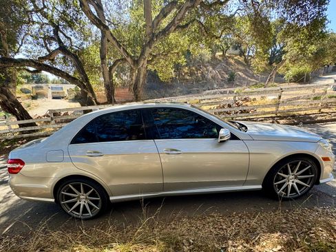 Used 2011 Mercedes-Benz E 550 Sedan image 38