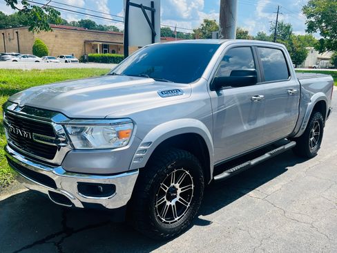 Used 2019 RAM 1500 Big Horn RWD image 1