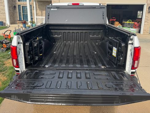 Used 2019 Ford F150 Lariat w/ Equipment Group 502A Luxury AWD/4WD image 8