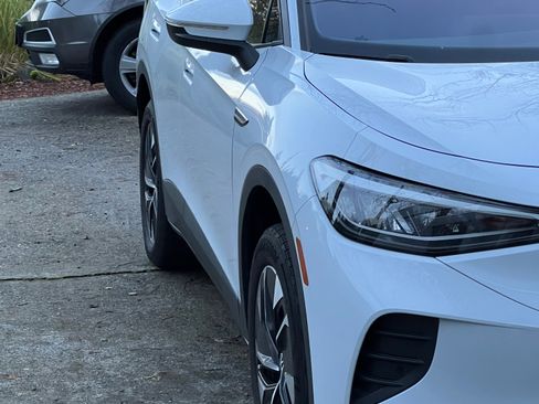 Used 2022 Volkswagen ID.4 Pro image 12