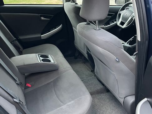 Used 2013 Toyota Prius Two FWD image 9