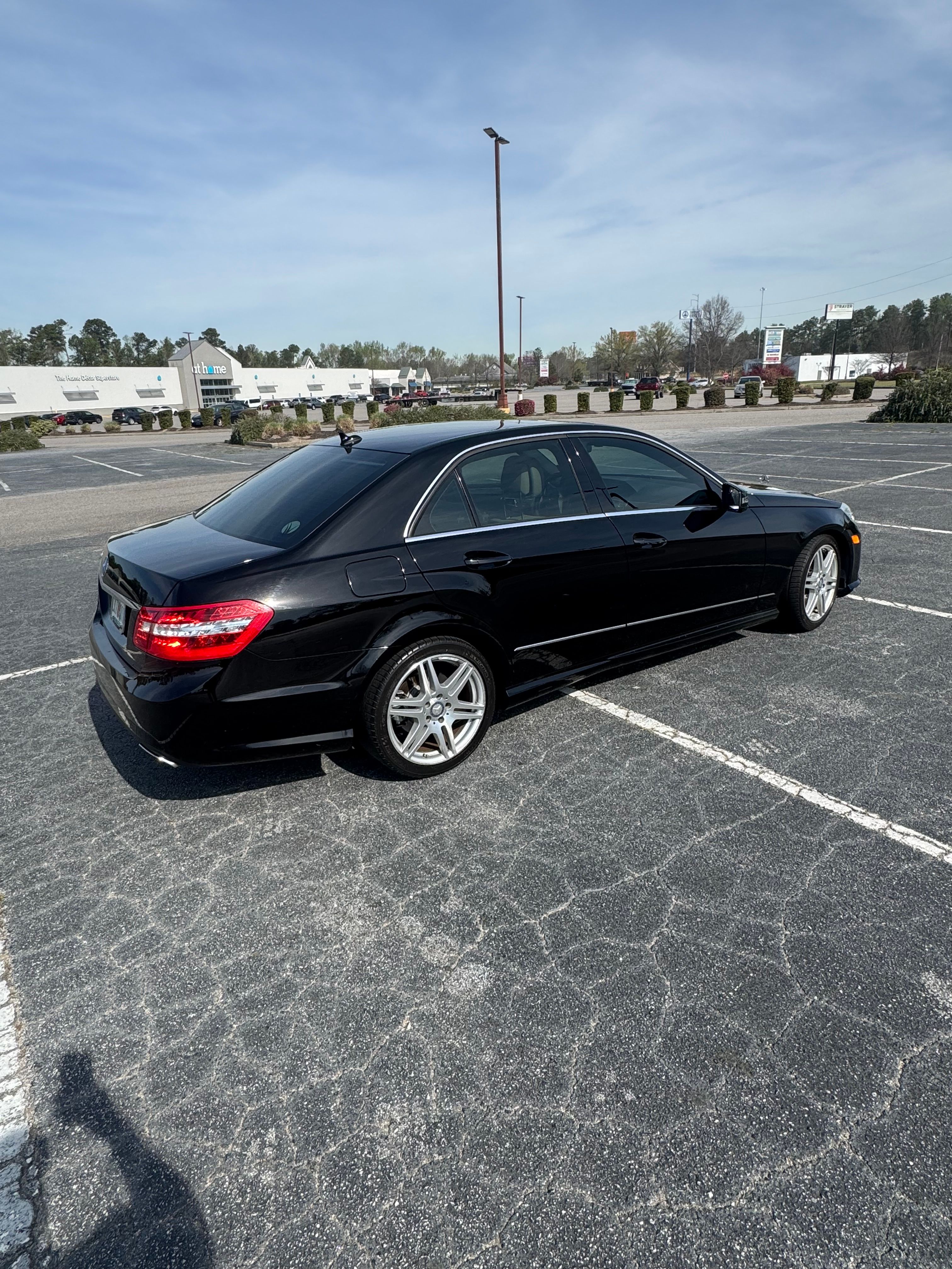 Used 2010 Mercedes-Benz E 350 Sedan image 1