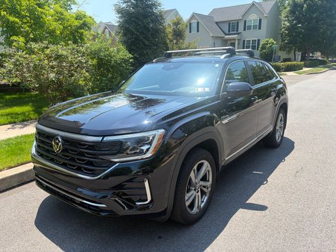 Used 2024 Volkswagen Atlas Cross Sport SEL R-Line w/ Adventure Package AWD/4WD image 8