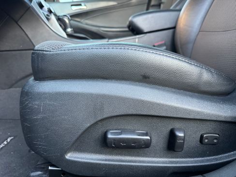 Used 2013 Hyundai Sonata SE w/ Navigation & Sunroof Pkg image 14