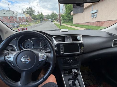 Used 2019 Nissan Sentra SV FWD image 10