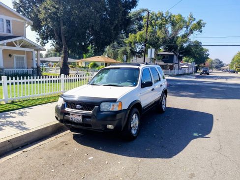 Used 2002 Ford Escape XLT image 9