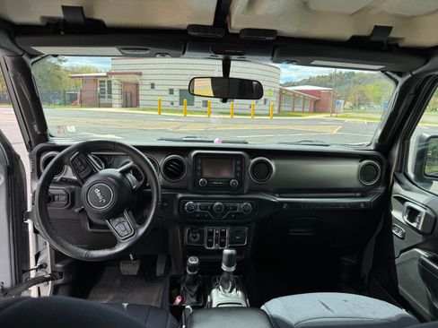 Used 2019 Jeep Wrangler Unlimited Sport S AWD/4WD image 9