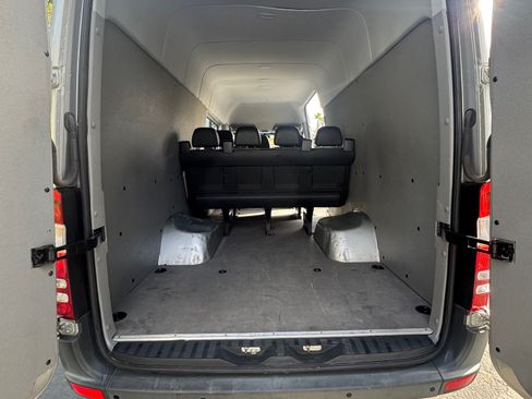 Used 2016 Mercedes-Benz Sprinter 3500 image 2