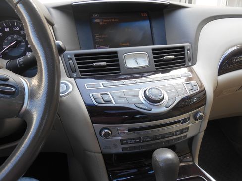 Used 2011 INFINITI M37 x w/ Premium Pkg AWD/4WD image 21