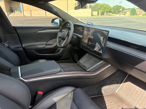 Used 2025 Tesla Model S AWD/4WD image 11