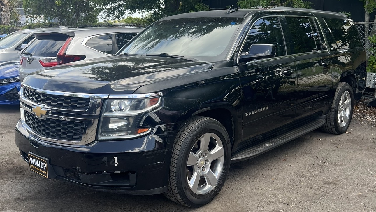 Used 2019 Chevrolet Suburban LT AWD/4WD image 6