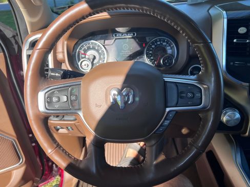 Used 2020 RAM 1500 Laramie AWD/4WD image 9