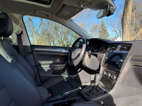 Used 2019 Volkswagen Golf Alltrack SEL image 15