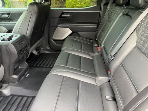 Used 2025 GMC Sierra EV Denali image 12