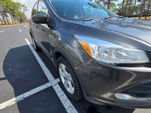 Used 2016 Ford Escape SE image 5