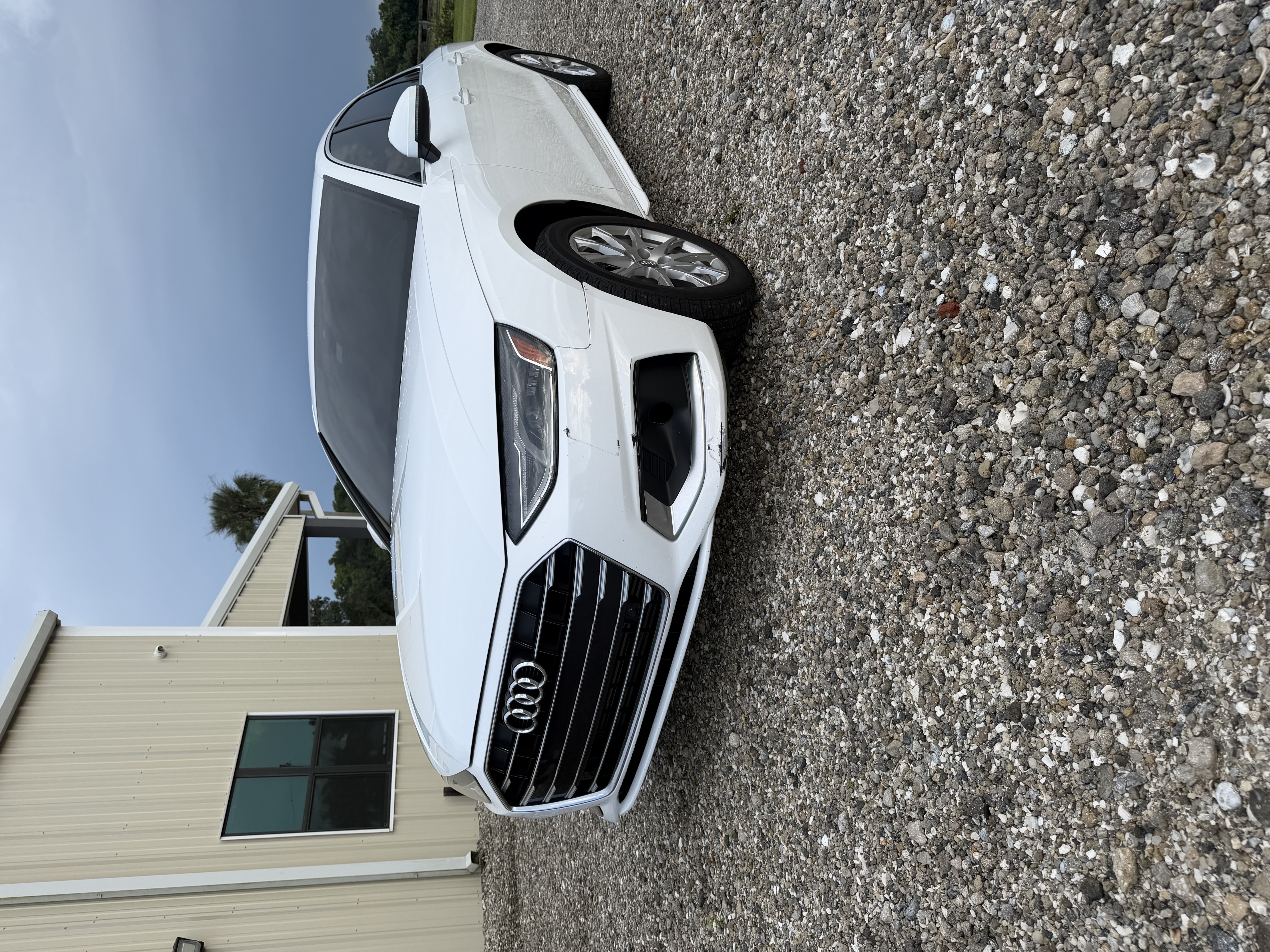 Used 2020 Audi A4 2.0T Premium w/ Convenience Package FWD image 2