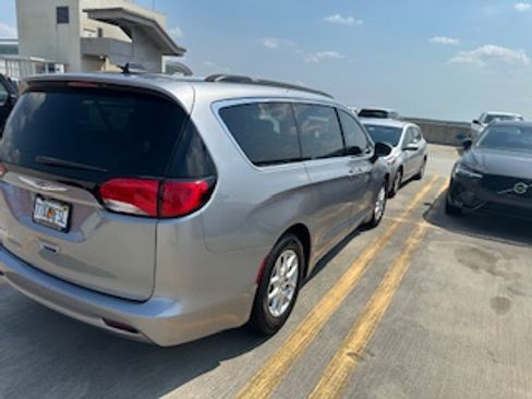 Used 2021 Chrysler Voyager Lxi image 5