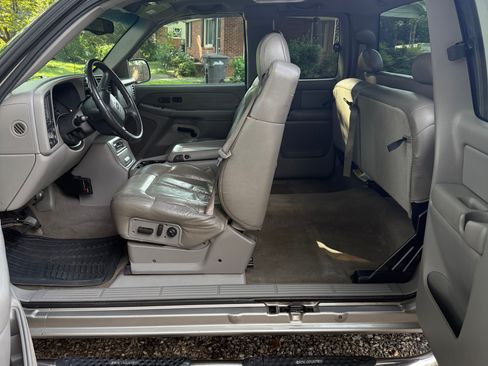 Used 2000 Chevrolet Silverado 2500 LT w/ Firm Ride Suspension Pkg RWD image 5