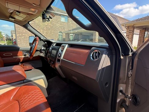 Used 2012 Ford F150 XLT w/ XLT Chrome Pkg image 9