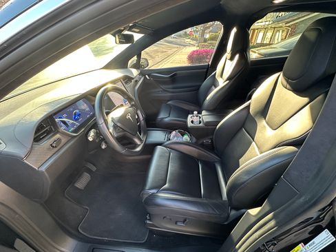 Used 2018 Tesla Model X 75D image 12