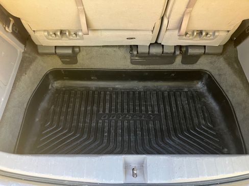 Used 2016 Honda Odyssey Touring Elite image 19