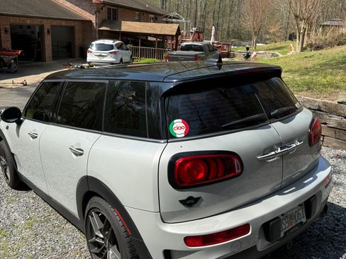 Used 2019 MINI Cooper Clubman S w/ Premium Package image 16