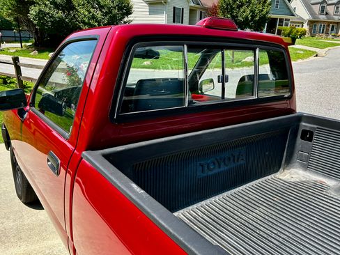Used 1994 Toyota Pickup 2WD Regular Cab image 24
