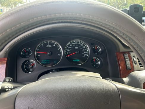 Used 2011 Chevrolet Avalanche LTZ image 1