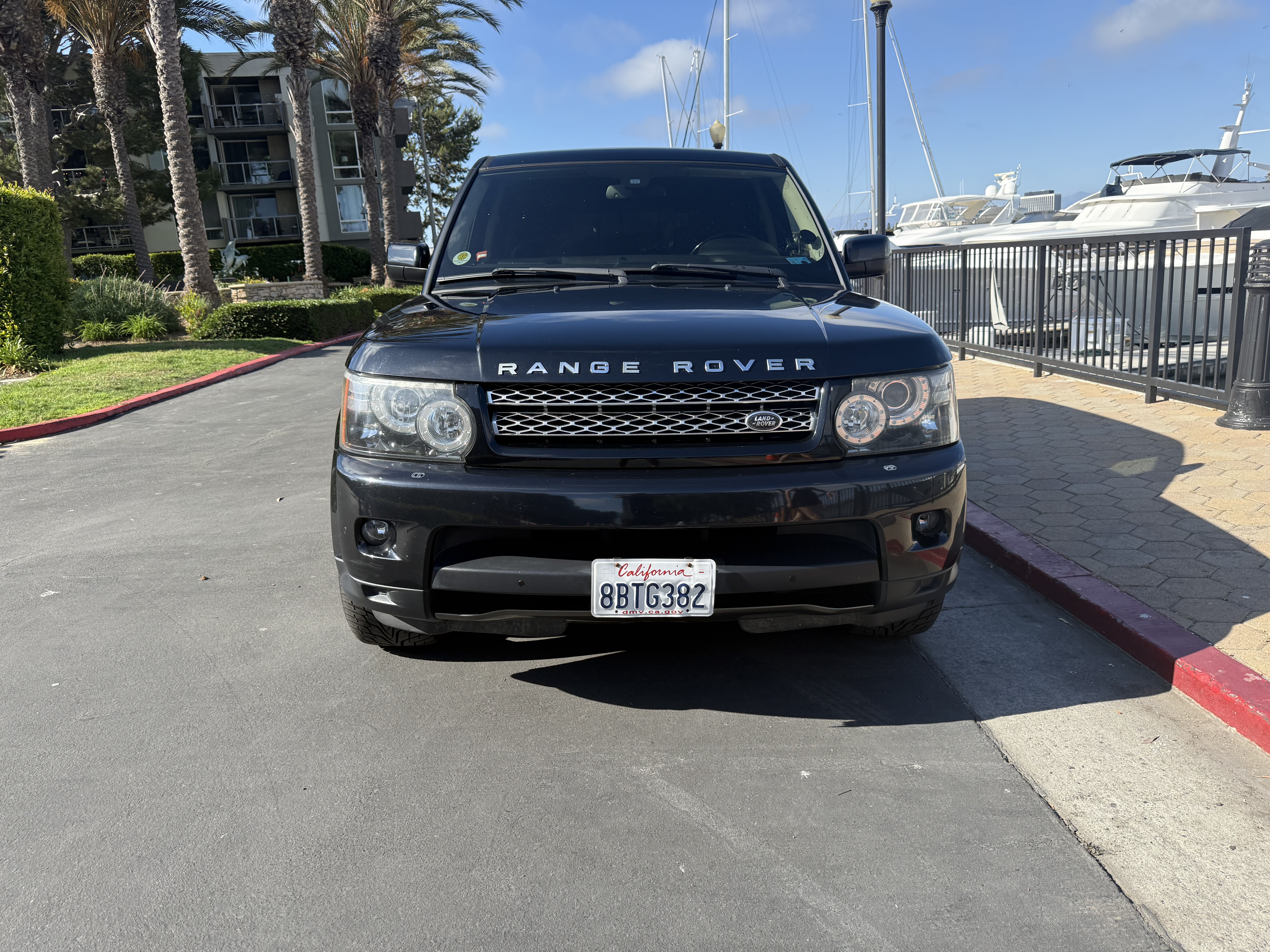 Used 2012 Land Rover Range Rover Sport HSE LUX AWD/4WD image 4
